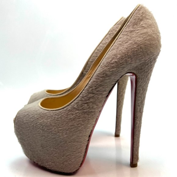 Christian Louboutin ベージュ ハイヒール Miss Z - 100 mm Pumps - Laminated calf leather - Vintage